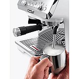 מכונת קפה ידנית דלונגי גימור לבן כסוף Delonghi La Specialista Arte EC9155W